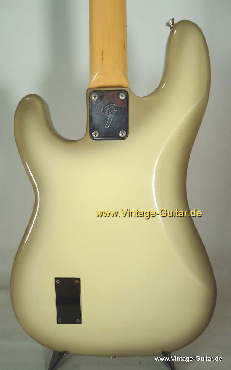 Fender Precision Bass 1978 antigua d.jpg